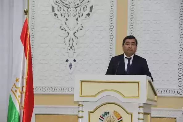 ШОҲИЁН АЛМОСШО НАБОТ: ДАР СИЁСАТИ ПЕШВОИ МАҲБУБИ МИЛЛАТ МУҲТАРАМ ЭМОМАЛӢ РАҲМОН УСТУВОРАМ ВА БАРОИ РУШДИ ВАТАНИ АЗИЗАМ  ХИЗМАТ МЕКУНАМ